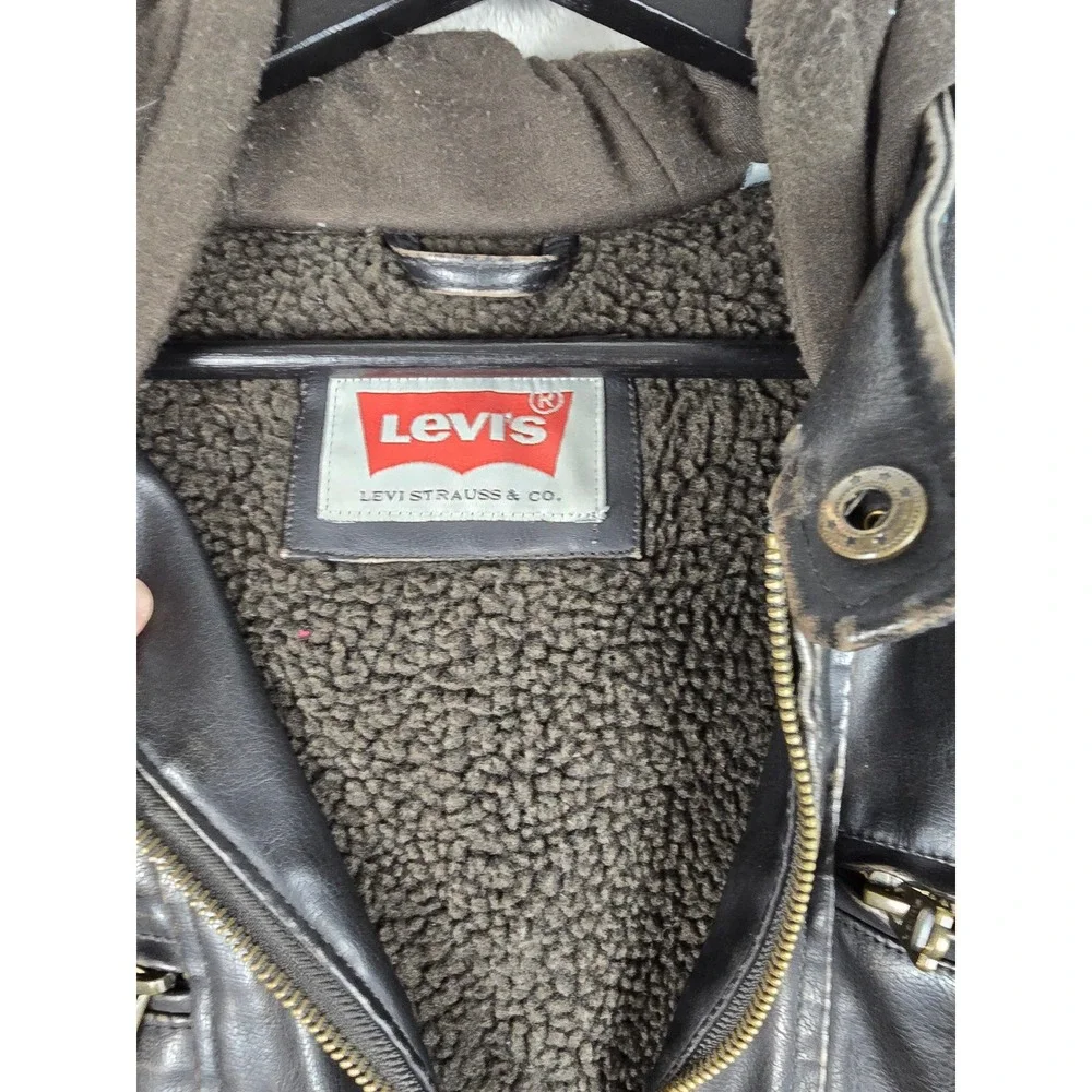 Levis $1 shipping